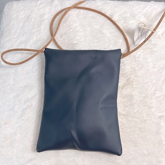 Natalie Therese Cork and Faux Navy Leather Crossbody NWT - Picture 3 of 8